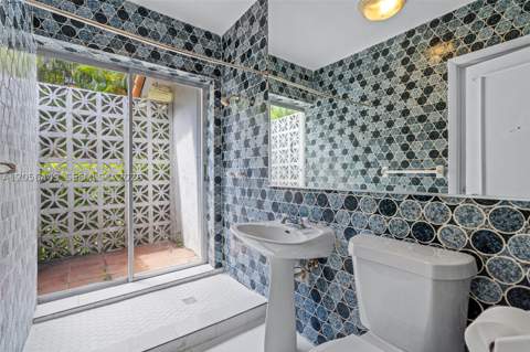 1540 Dorado Ave, Coral Gables FL - photo 12 of 15