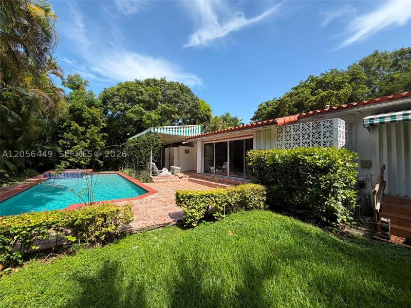 3 bedroom SingleFamilyResidence at 1540 Dorado Ave, Coral Gables Country Club, Coral Gables — photo 3