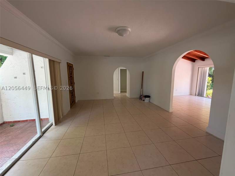 3 bedroom SingleFamilyResidence at 1540 Dorado Ave, Coral Gables Country Club, Coral Gables — photo 5