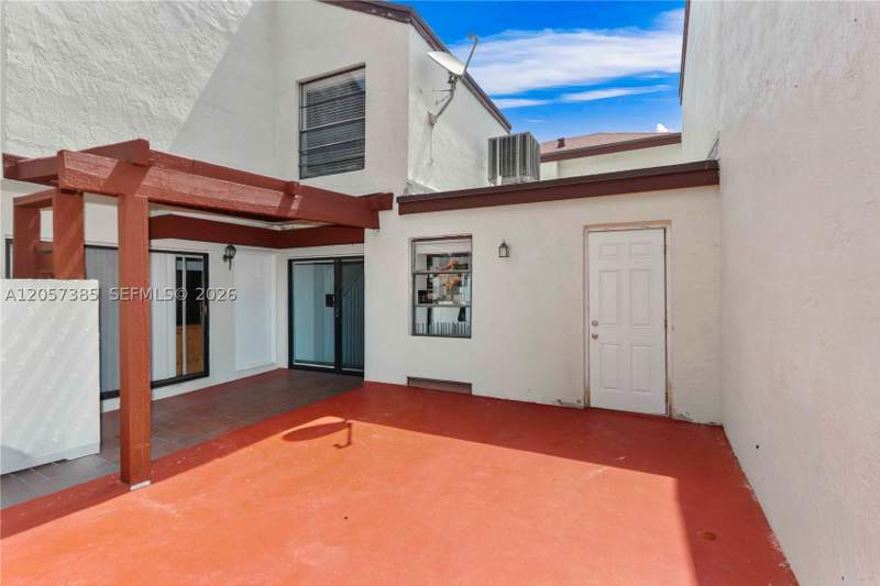 2 bedroom Townhouse at 443 NW 97th Pl 443, East Wind Lake Village, Miami — photo 2