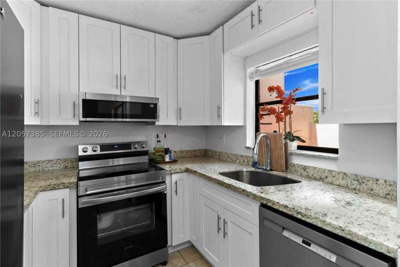 2 bedroom Townhouse at 443 NW 97th Pl 443, East Wind Lake Village, Miami — photo 4
