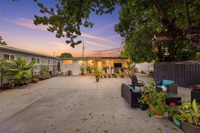 4 bedroom SingleFamilyResidence at 419 SE 3rd St, East Hialeah, Hialeah — photo 1