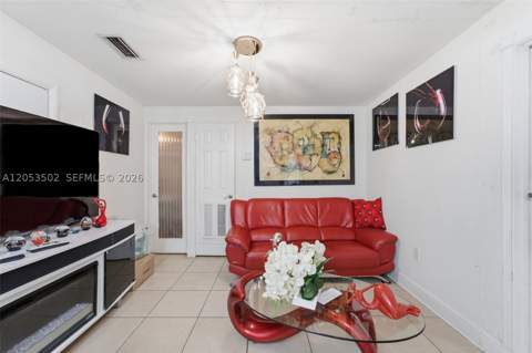 419 SE 3rd St, Hialeah FL - photo 10 of 47