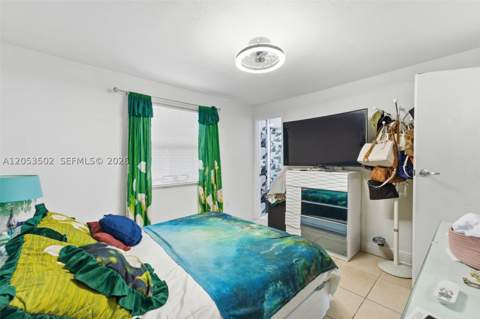 419 SE 3rd St, Hialeah FL - photo 16 of 47