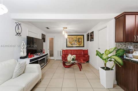 419 SE 3rd St, Hialeah FL - photo 7 of 47