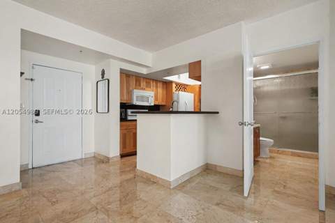5085 NW 7th St 906, Miami FL - photo 9 of 26