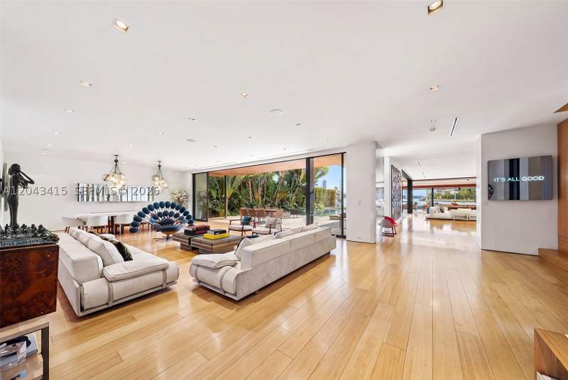5 bedroom SingleFamilyResidence at 126 W San Marino Dr, San Marino Island, Miami Beach — photo 5