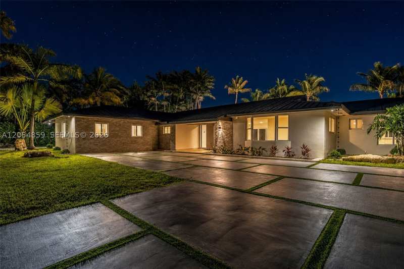 6 bedroom SingleFamilyResidence at 8600 SW 162nd Street, Coral Reef Estates, Palmetto Bay — photo 1