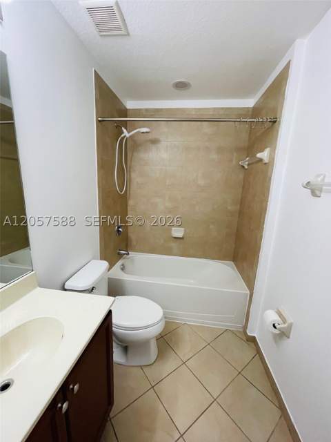 11601 NW 89 St 106, Doral FL - photo 15 of 34