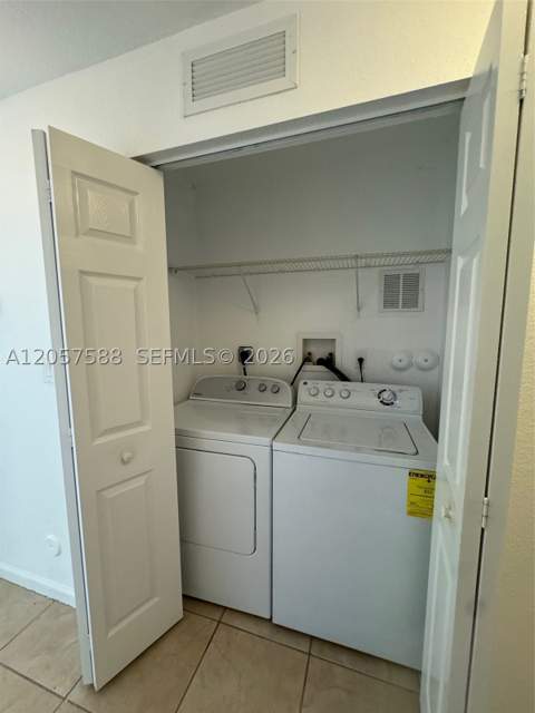 11601 NW 89 St 106, Doral FL - photo 23 of 34