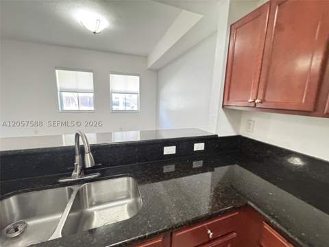 11601 NW 89 St 106, Doral FL - photo 8 of 34