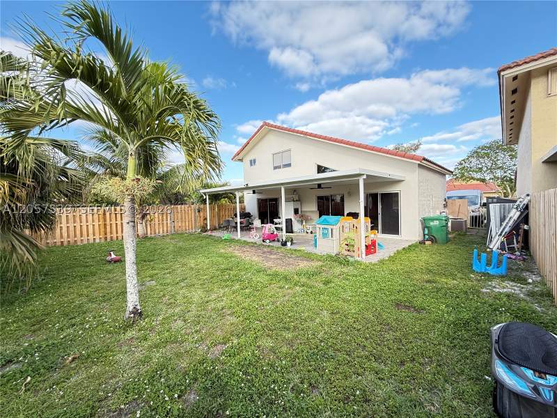 4 bedroom SingleFamilyResidence at 18318 NW 61st Ct, Harbour Sub, Hialeah — photo 4