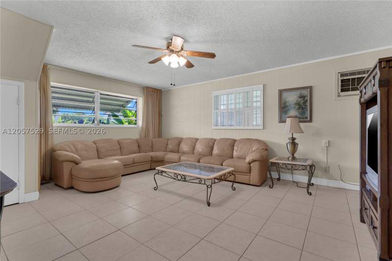 4 bedroom SingleFamilyResidence at 2322 SW 128th Ave, Southwest Manors Sec 1, Miami — photo 5