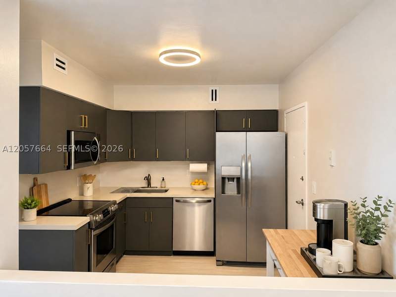 2 bedroom Condominium at 5700 Collins Ave 3C, Seacoast 5700 Condo, Miami Beach — photo 5