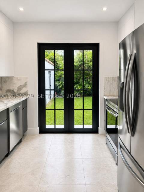 1213 Aguila Ave, Coral Gables FL - photo 6 of 17