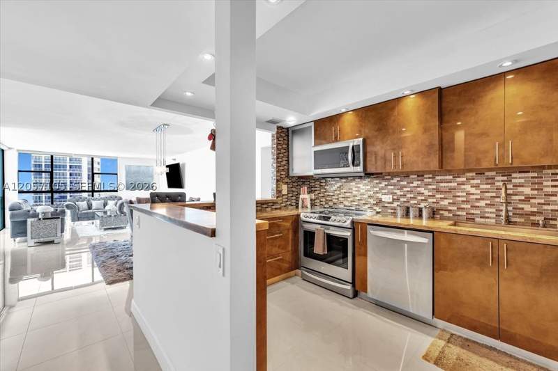 2 bedroom Condominium at 20515 E Country Club Dr 2048, Waterview Condo, Aventura — photo 5