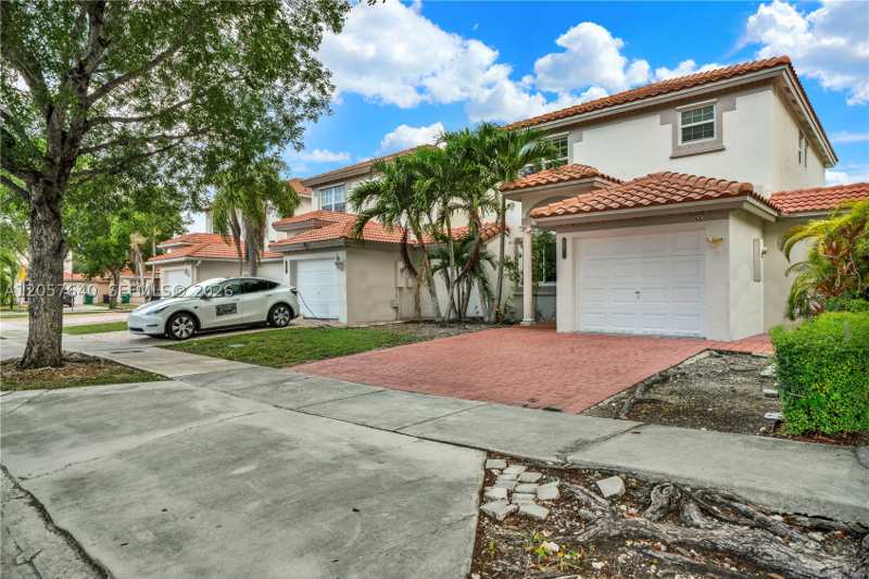 4 bedroom Townhouse at 2470 SW 153rd Pass, A B At Tamiami Trail Phas, Miami — photo 1