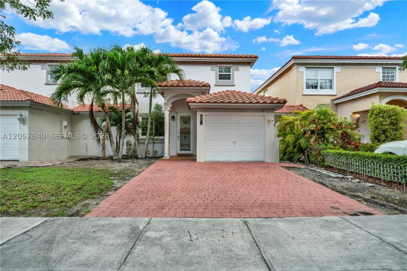 4 bedroom Townhouse at 2470 SW 153rd Pass, A B At Tamiami Trail Phas, Miami — photo 2