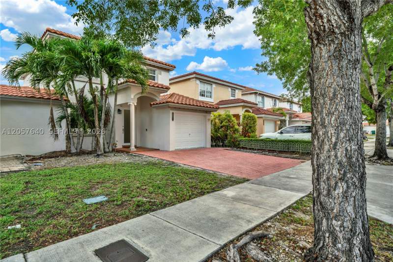 4 bedroom Townhouse at 2470 SW 153rd Pass, A B At Tamiami Trail Phas, Miami — photo 3
