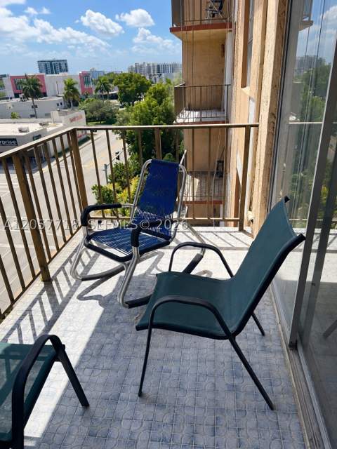 1465 NE 123rd St 609, North Miami FL - photo 11 of 28