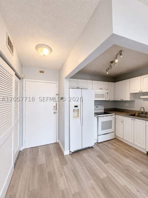 1465 NE 123rd St 609, North Miami FL - photo 6 of 28