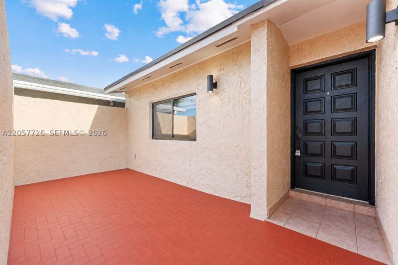 2 bedroom SingleFamilyResidence at 10541 SW 21st Ln, Les Chalets, Miami — photo 4