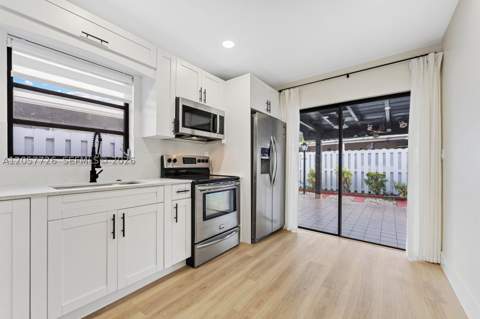 10541 SW 21st Ln, Miami FL - photo 9 of 39