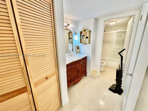 18051 Biscayne Blvd 1002, Aventura FL - photo 10 of 30