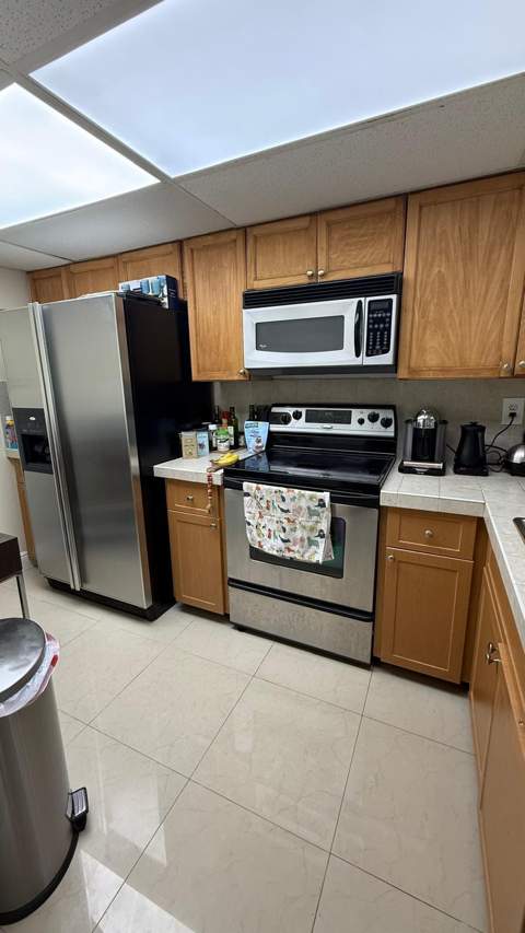 500 Bayview Drive 122, Sunny Isles Beach FL - photo 16 of 29