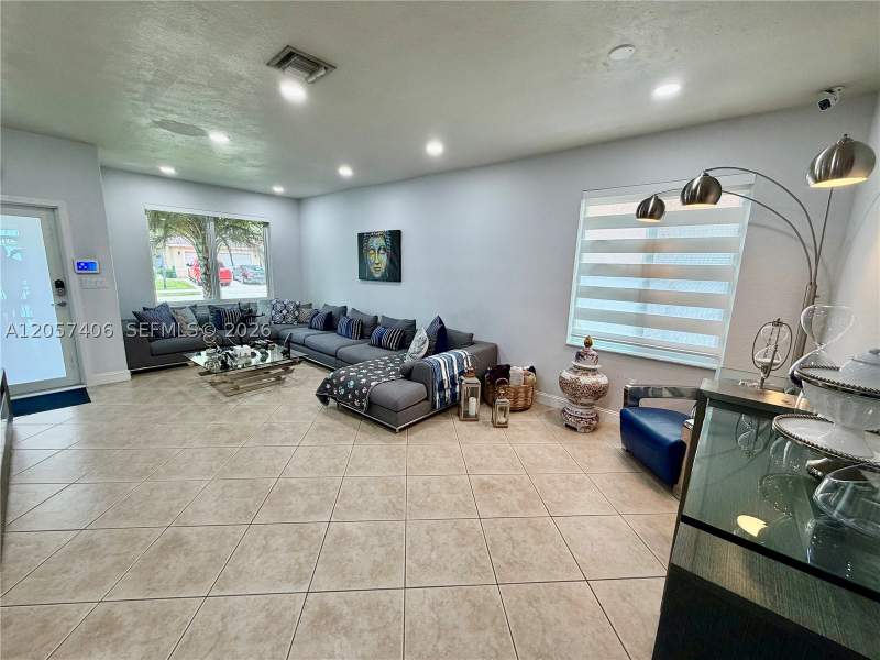 3 bedroom SingleFamilyResidence at 2021 SE 15th St, Shores At Keys Gate, Homestead — photo 5