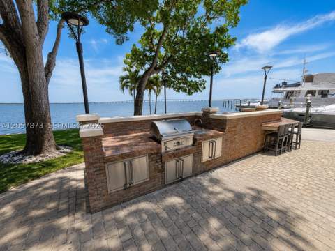1865 Brickell Ave 1865, Miami FL - photo 11 of 26