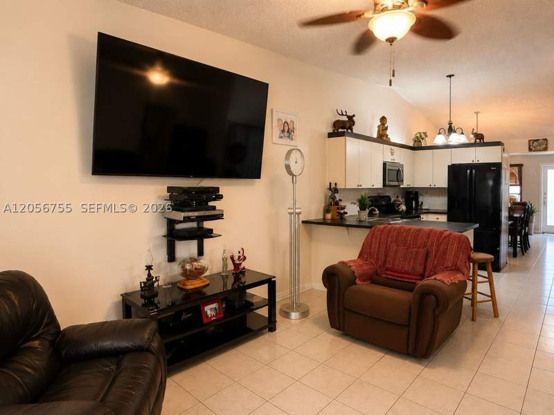 3 bedroom SingleFamilyResidence at 5941 W 20th Ln, Michelle Jardins, Hialeah — photo 5