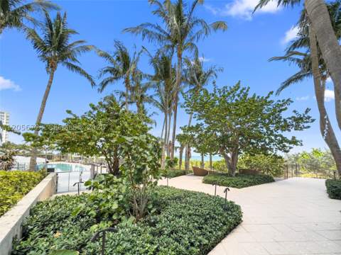 6801 Collins Ave 1015, Miami Beach FL - photo 23 of 44
