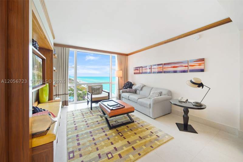 1 bedroom Condominium at 6801 Collins Ave 1015, Central Carillon Beach, Miami Beach — photo 4