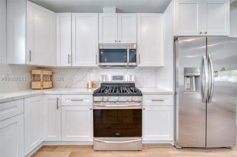 9200 SW 178th St, Palmetto Bay FL - photo 7 of 25