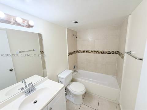 496 NW 165th St Rd D-409, Miami FL - photo 12 of 24