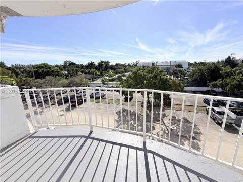 496 NW 165th St Rd D-409, Miami FL - photo 18 of 24