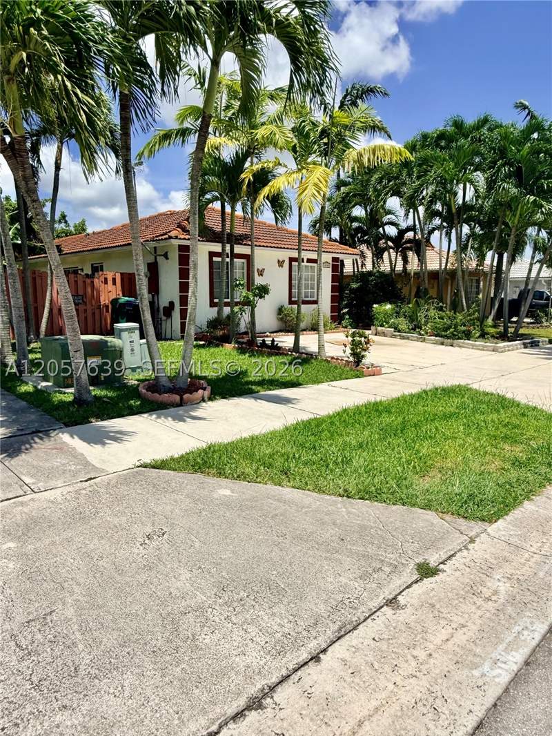 4 bedroom SingleFamilyResidence at 18300 SW 143rd Ct, Med Gardens Sec 2, Miami — photo 3