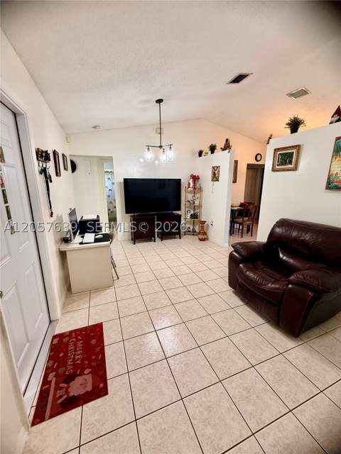 18300 SW 143rd Ct, Miami FL - photo 7 of 32