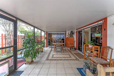 1304 Redstart Ct, Homestead FL - photo 6 of 21