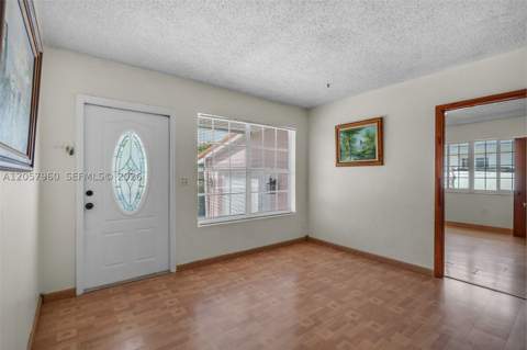267 E 56th St, Hialeah FL - photo 10 of 39