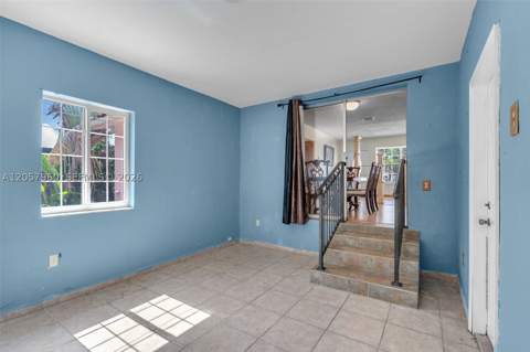 267 E 56th St, Hialeah FL - photo 17 of 39