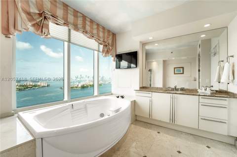 1000 S Pointe Dr 2501, Miami Beach FL - photo 19 of 48