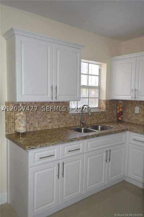 8441 SW 32nd Ter, Miami FL - photo 10 of 31