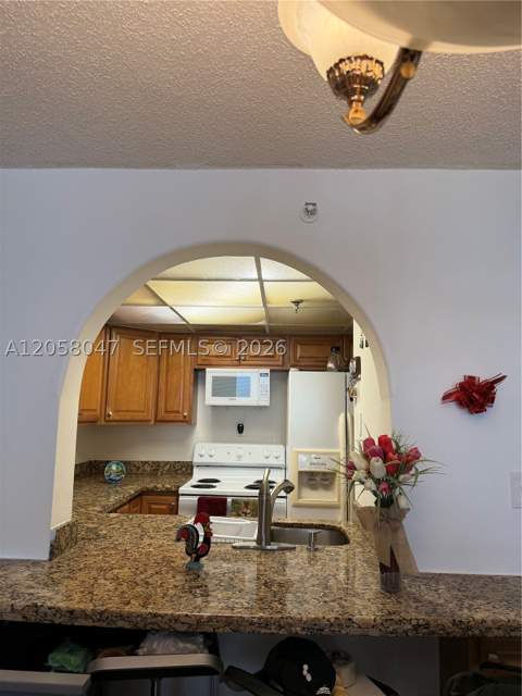 9688 Fontainebleau Blvd 502, Miami FL - photo 13 of 14