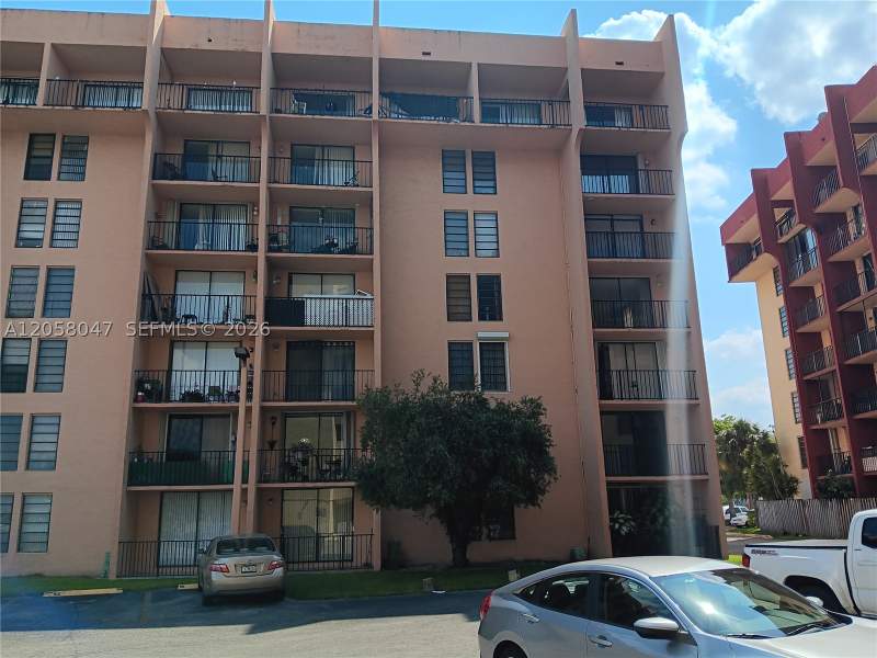 1 bedroom Condominium at 9688 Fontainebleau Blvd 502, Golfview Cl Fontainbl Pk, Miami — photo 2