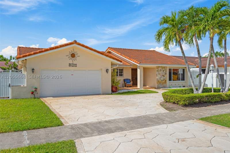 4 bedroom SingleFamilyResidence at 13390 SW 1st St, Univ Park East Sec 1, Miami — photo 2