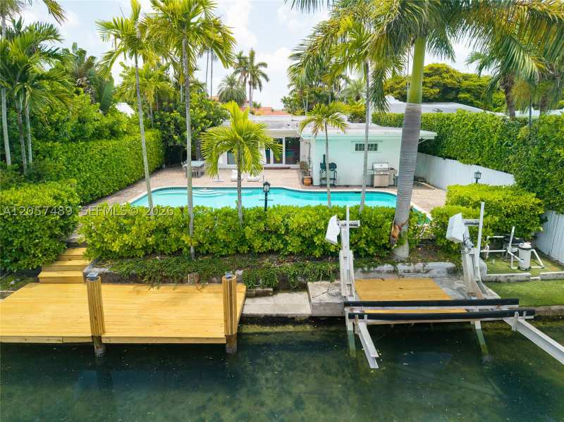 4 bedroom SingleFamilyResidence at 1777 Daytonia Rd, Biscayne Point, Miami Beach — photo 1