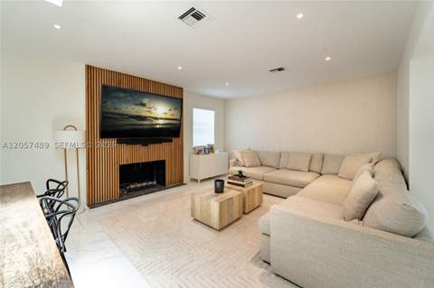 1777 Daytonia Rd, Miami Beach FL - photo 12 of 32