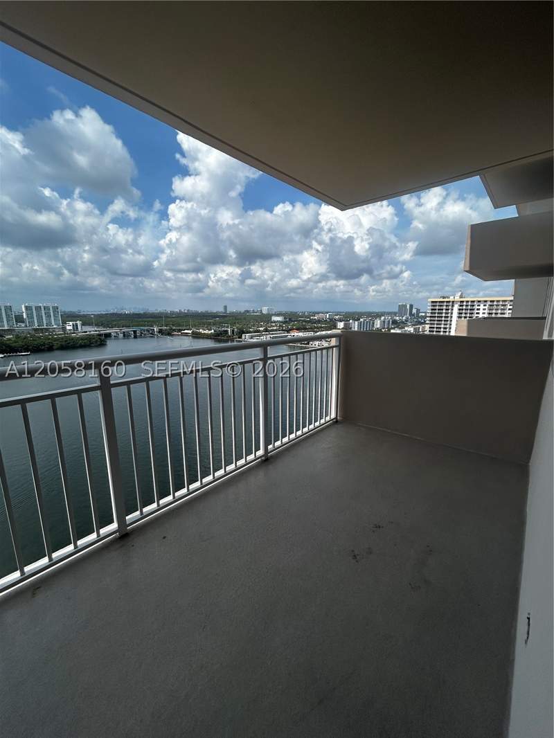 2 bedroom Condominium at 250 174th St 2102, Winston Towers 100 Condo, Sunny Isles Beach — photo 3